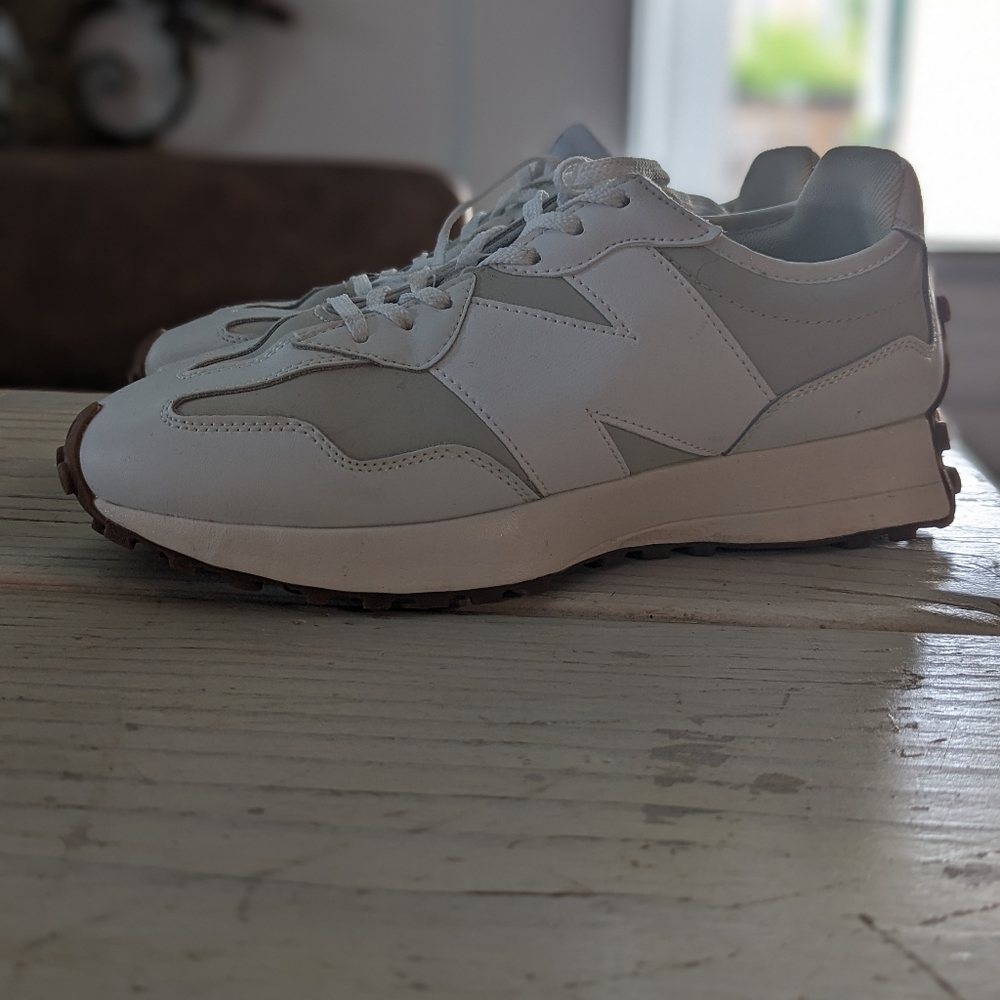 Cream New Balance 327, sz 8